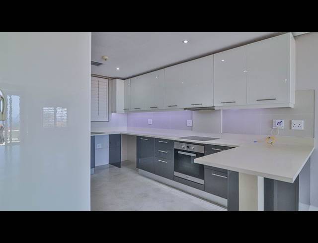 2 BEDROOM APARTMENT FOR SALE IN UMHLANGA RIDGE